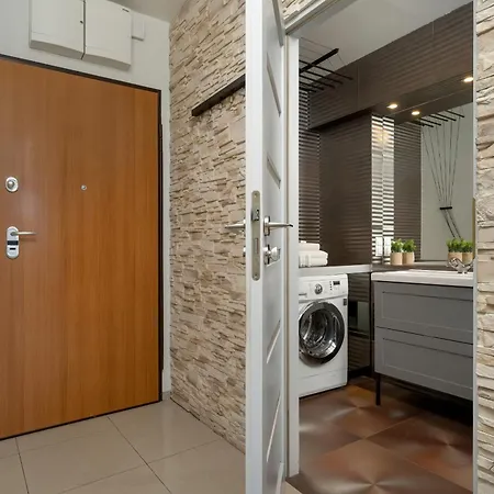 Spacious Located Near Raclawice Panorama By Renters